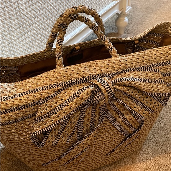 Eric Javits Natural and Black Woven Beach Bag Tote - Picture 4 of 6